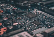 ‘기술도 나눔’…삼성전자, 중소·중견기업에 232건 특허 공개 macro photography of black circuit board